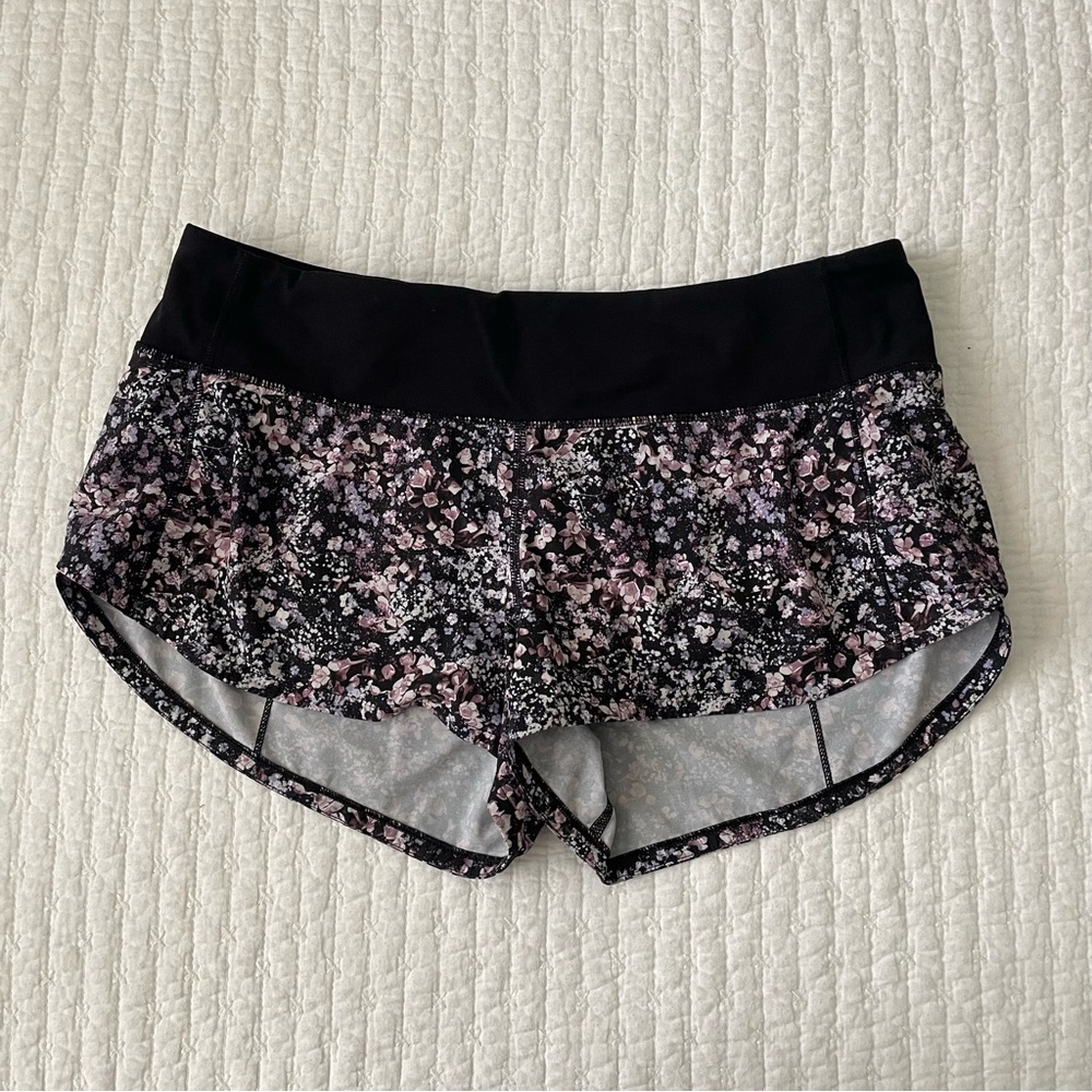 Lululemon Women Run 2.5” Speed Up Shorts Floral Spritz Multi Black Print 6 Reg